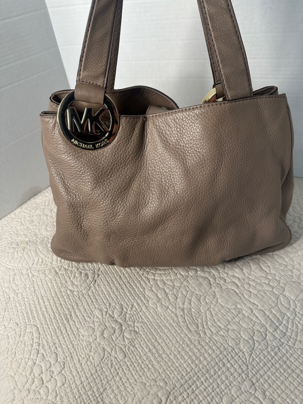 Michael Kors Taupe Brown Pebbled Leather Shoulder Bag with Gold Logo - Picture 4 of 12